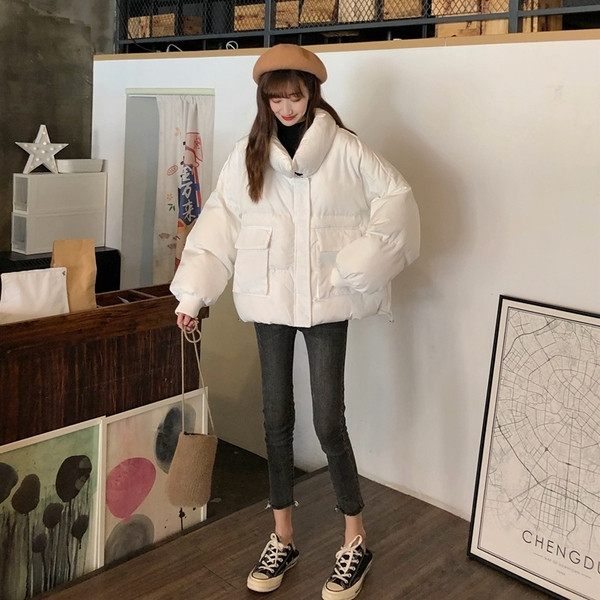 Női hétköznapi kabát széles modell zöld és fehér színben