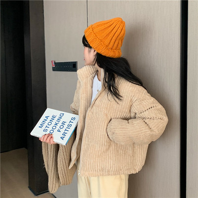 Női rövid kabát három színben, magas gallérral és zsebekkel