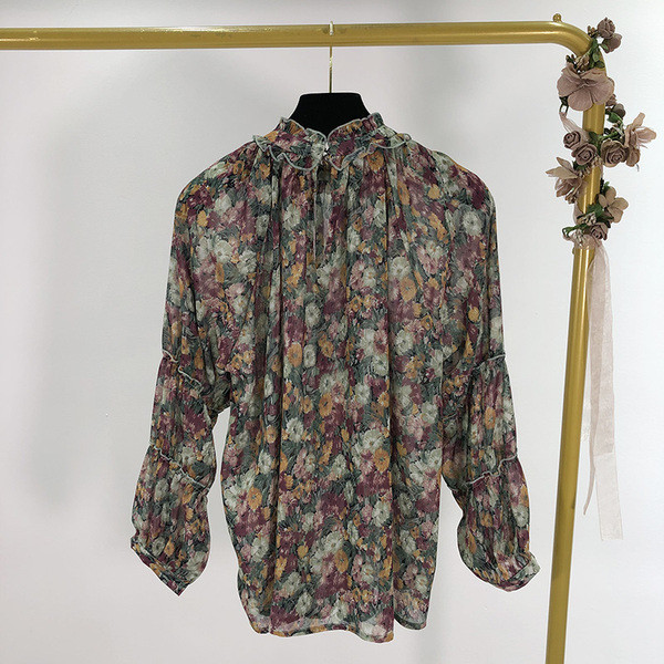 Γυναικεία μπλούζα με floral  πριντ από σιφόν 