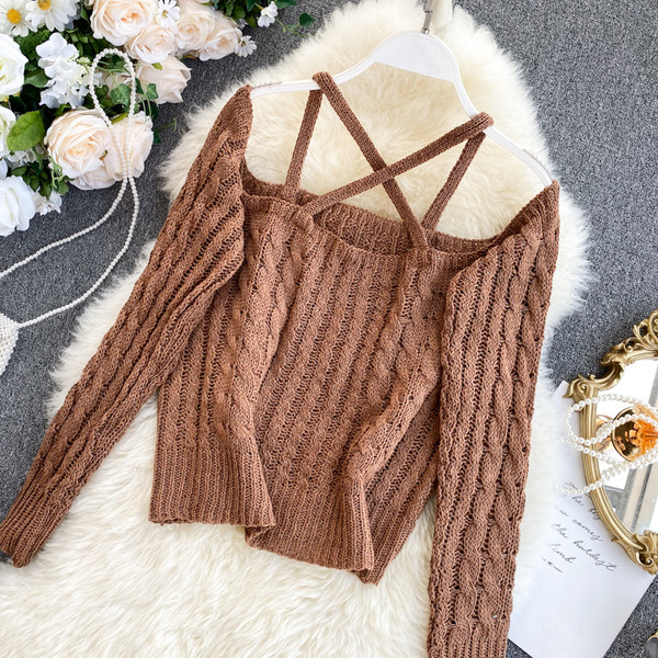 Μοντέρνο  γυναικείο πουλόβερ με σταυρωτά ιμάντα σε διάφορα χρώματα