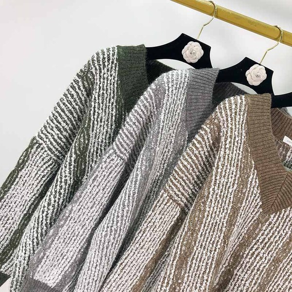 Női téli pulóver spitz nyakkivágással, három színben