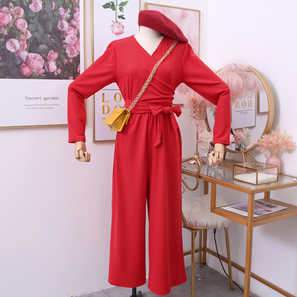 Modern női overál spitz nyakkivágással - több színben