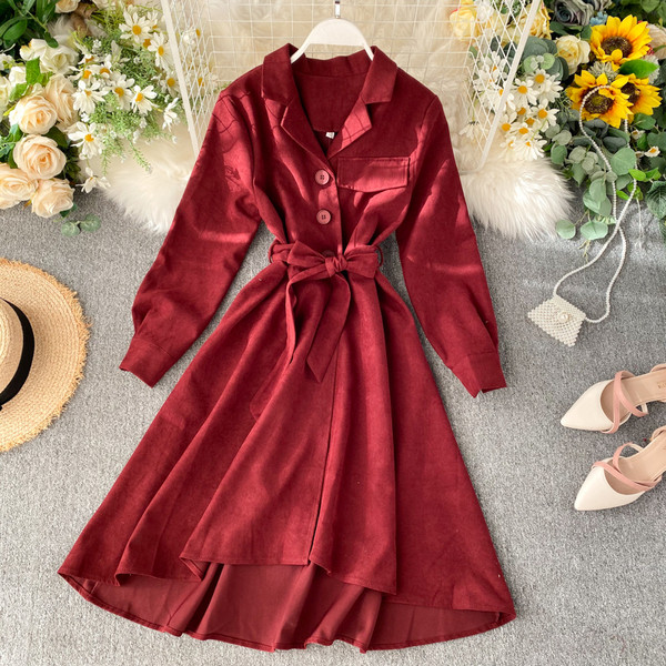 Modern női ruha övvel, négy színben