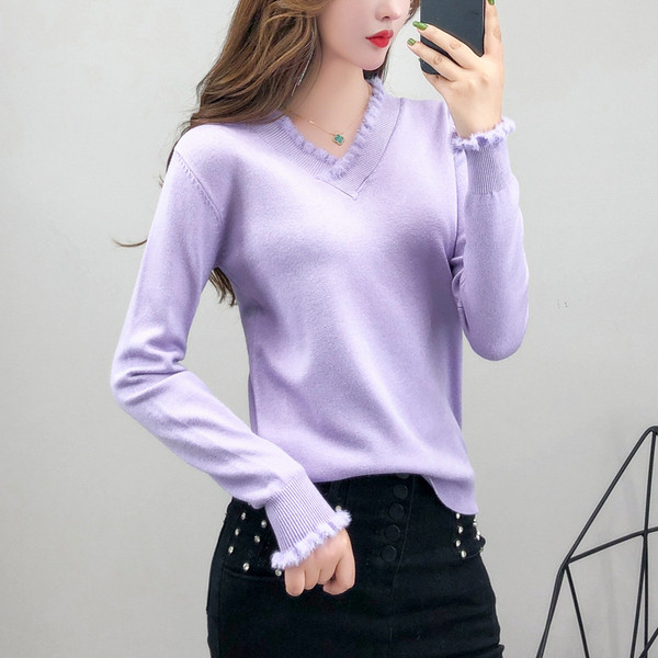 Μοντέρνα γυναικεία μπλούζα  με λαιμόκοψη σε μαύρο, λευκό και μοβ χρώμα