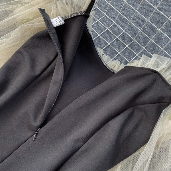 Μοντέρνο γυναικείο φόρεμα τούλι  σε μαύρο χρώμα