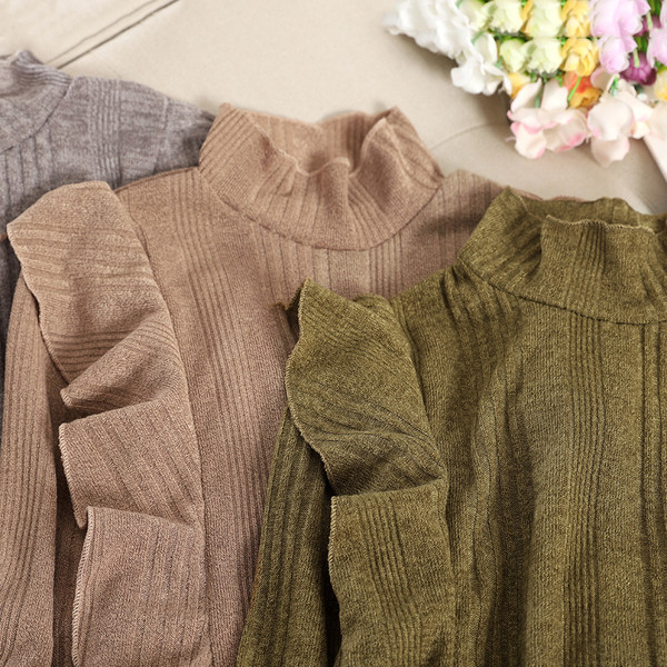 Modern női pulóver magas gallérral és hosszú ujjú, különböző színekben