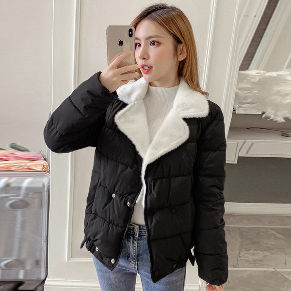 Μοντέρνο χειμερινό γυναικείο μπουφάν με κουμπιά σε λευκό, μαύρο, κίτρινο και ροζ χρώμα