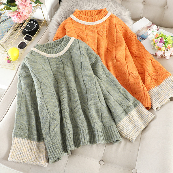 Γυναικείο πουλόβερ με φαρδιά μανίκια και οβάλ λαιμόκοψη