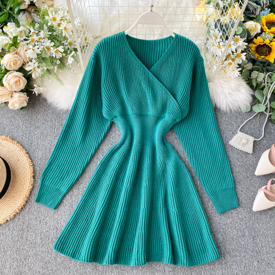 Μοντέρνο χειμερινό φόρεμα για γυναίκες με V-λαιμό σε διάφορα χρώματα