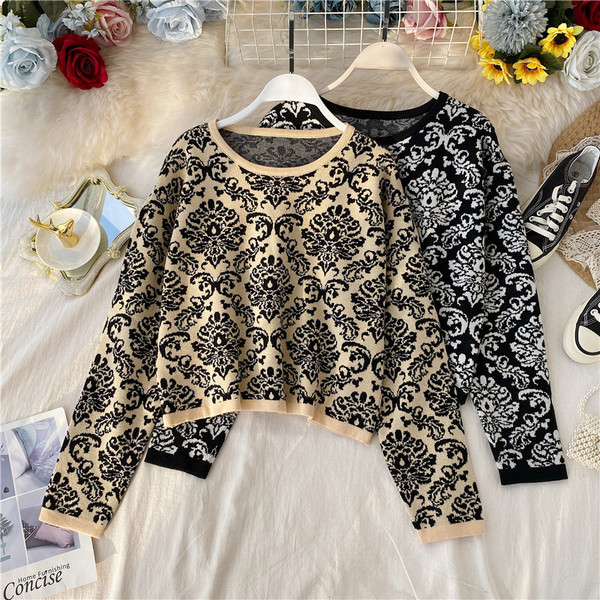 Μοντέρνο γυναικείο πουλόβερ  με στρογγυλό λαιμόκοψη σε τρία χρώματα