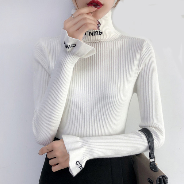 Μοντέρνο γυναικείο πουλόβερ με κεντήματα σε μαύρο, λευκό, μπεζ και καφέ χρώμα