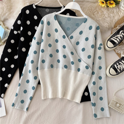 Γυναικείο μοντέρνο πουλόβερ πουά με λαιμόκοψη σε διάφορα χρώματα