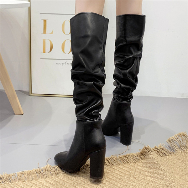 Stílusos női csizma eko bőrből, fekete színben, sarokkal