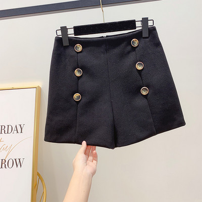 Női téli rövidnadrág gombokkal, három színben