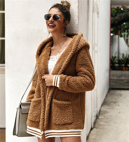 Modern női kabát cipzárral és zsebbel több színben