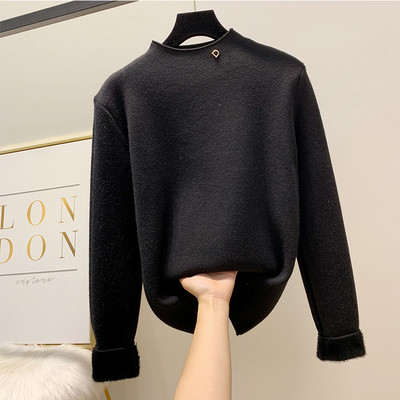 Μοντέρνο γυναικείο πουλόβερ με απαλή επένδυση και χαμηλό γιακά σε τέσσερα χρώματα