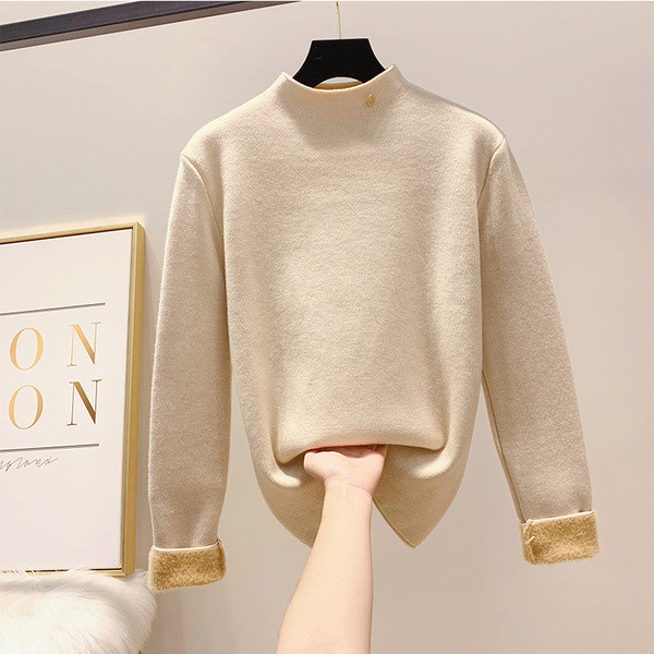 Μοντέρνο γυναικείο πουλόβερ  με απαλή επένδυση και χαμηλό γιακά σε τέσσερα χρώματα