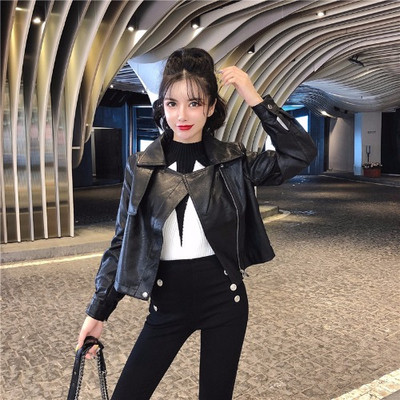 Rövid kabát ekobőr cipzárral fehér és fekete színben