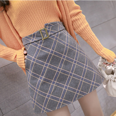 Modern női kockás szoknya övvel és fém elemmel több színben