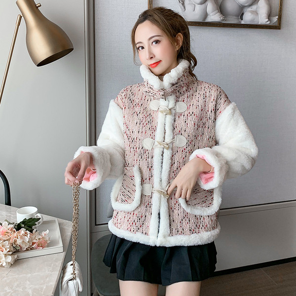 Modern női kabát mintával és magas pólógallérral