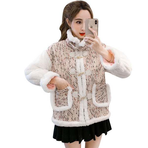 Modern női kabát mintával és magas pólógallérral