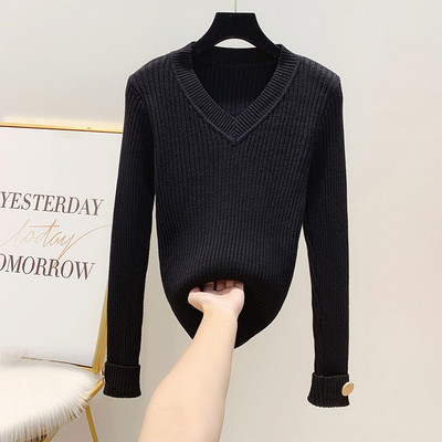 Μοντέρνο γυναικείο πουλόβερ με λαιμόκοψη και κουμπί στο μανίκι