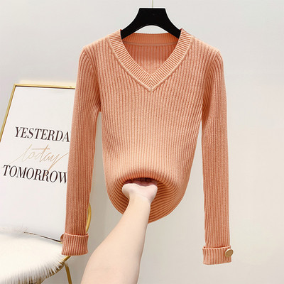 Μοντέρνο γυναικείο πουλόβερ με λαιμόκοψη και κουμπί στο μανίκι