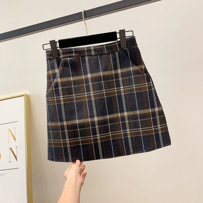 Μοντέρνα γυναικεία χειμωνιάτικη φούστα με τσέπες σε τρία χρώματα