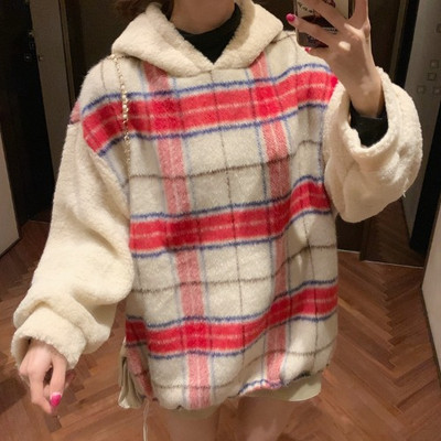 Hosszú és széles kockás pulóver kapucnival