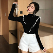 Μοντέρνο γυναικείο πουλόβερ με κολάρο - μαύρο, λευκό και καφέ χρώμα