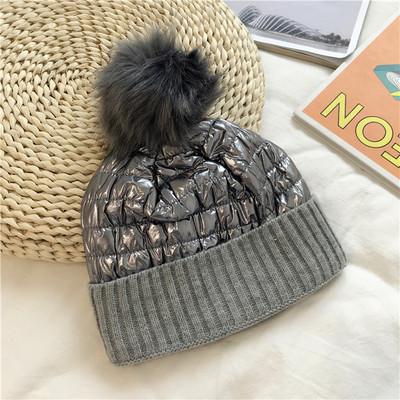 Μοντέρνο χειμερινό καπέλο γυναικών σε διάφορα χρώματα