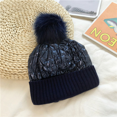 Μοντέρνο χειμερινό καπέλο γυναικών σε διάφορα χρώματα