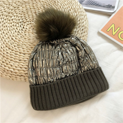 Μοντέρνο χειμερινό καπέλο γυναικών σε διάφορα χρώματα