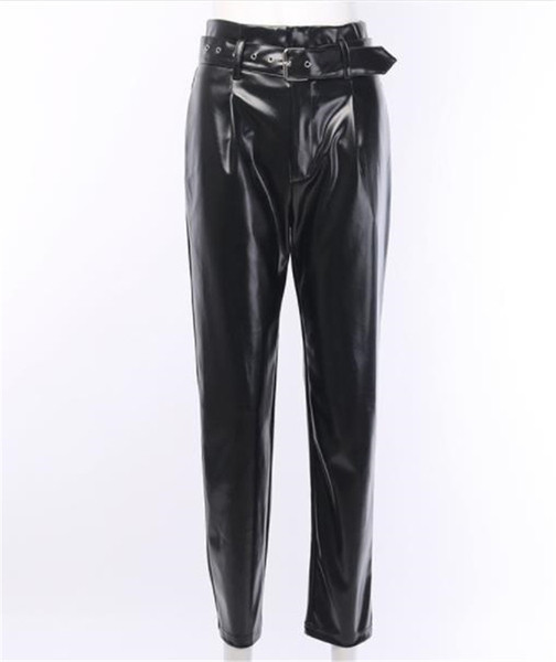 Modern női nadrág eko bőrből fekete övvel