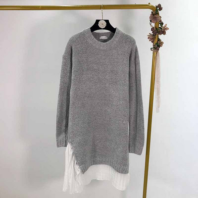 Hosszú pehelyruha hasítékokkal, két színben