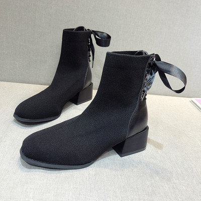 Γυναικείες μπότες με χοντρό τακούνι σε μαύρο χρώμα