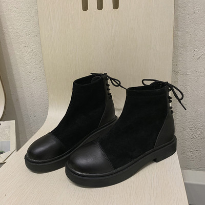 Γυναικείες έκο δερμάτινες μπότες με επίπεδη σόλα με κορδόνια σε μαύρο χρώμα