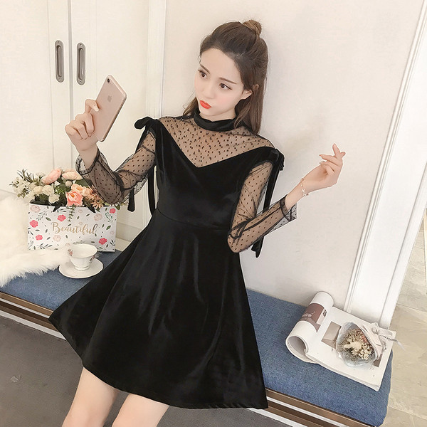 Modern női rövid ruha bársony tüll - fekete színű