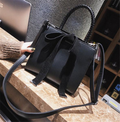 Μοντέρνα γυναικεία τσάντα με κορδέλα σε τέσσερα χρώματα