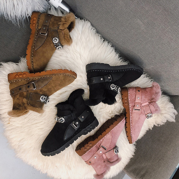 Női téli csizma puha béléssel, fekete, rózsaszín és narancssárga pehelyszínnel