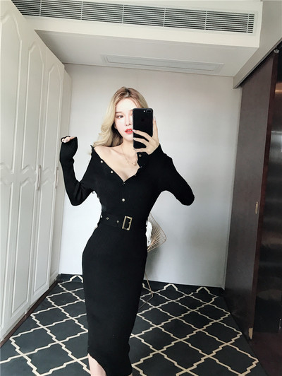 Női testhezálló ruha övvel és gombokkal, három színben