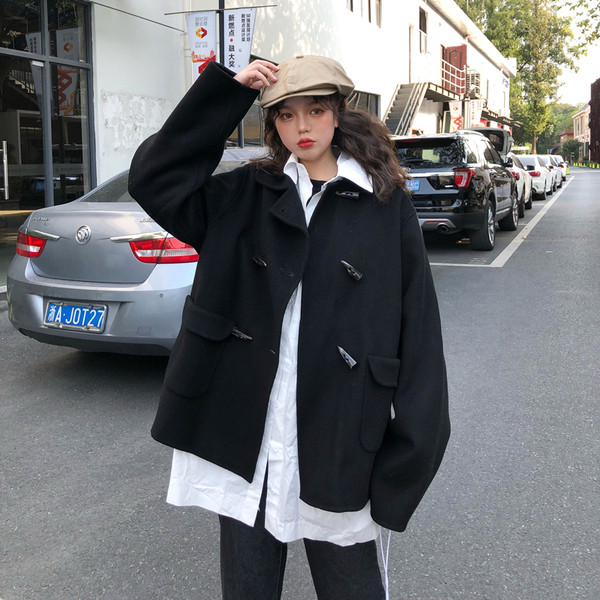 Дамско  палто с копчета и джобове в три цвята