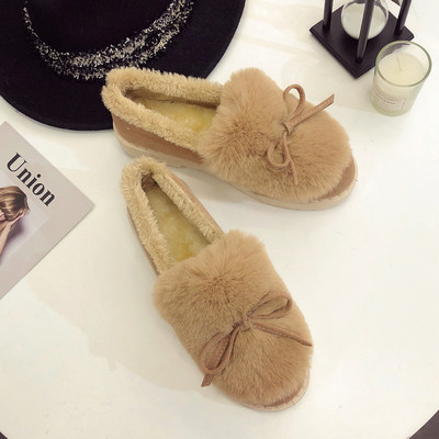 Lapos talpú női alkalmi cipő fekete és bézs pehelyszínnel