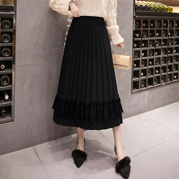 Modern rakott női szoknya csipkével barna és fekete színben