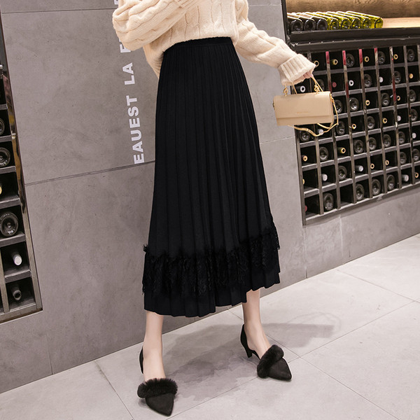 Modern rakott női szoknya csipkével barna és fekete színben