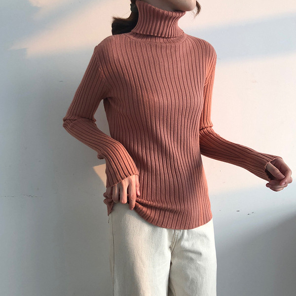 Modern női pulóver magas pólógallérral, több színben