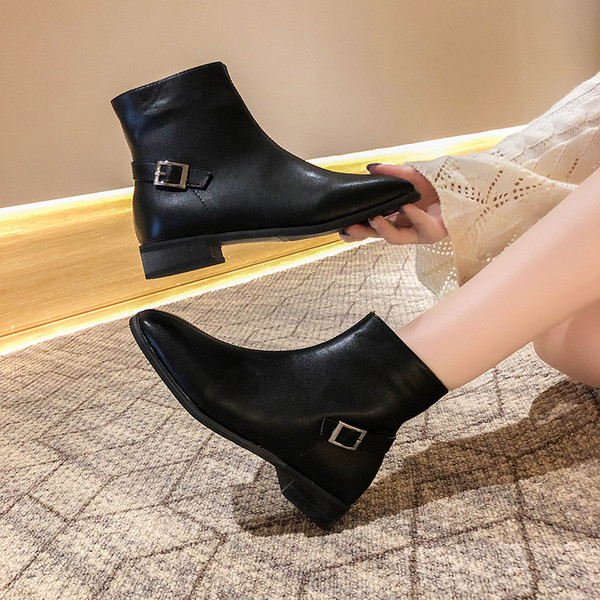 Női bőrcsizma hegyes modell fekete és barna színben