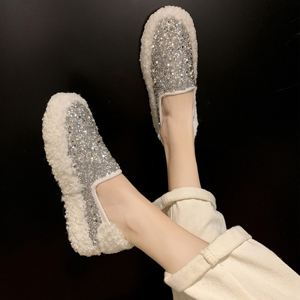 Γυναικεία καθημερινά παπούτσια με λαμπερό αποτέλεσμα σε λευκό, μαύρο και πορτοκαλί χρώμα