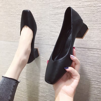 Γυναικεία έκο δερμάτινα παπούτσια με παχιά τακούνια σε μαύρο, μπεζ και λευκό χρώμα