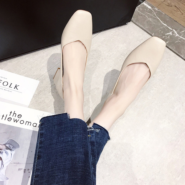 Női bőrcipő vastag sarkú fekete, bézs és fehér színben